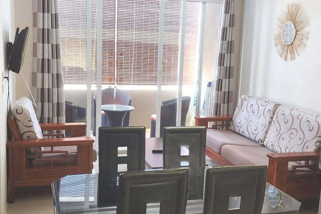 Number 8, 2Nd Floor, Pebble Bay Apartments グランベ エクステリア 写真